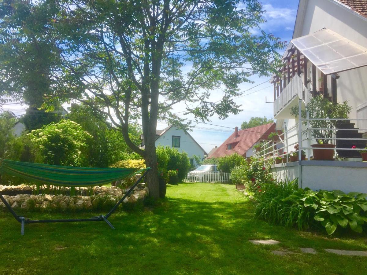 Lelle -Kert Apartman 03 Balatonlelle Dış mekan fotoğraf