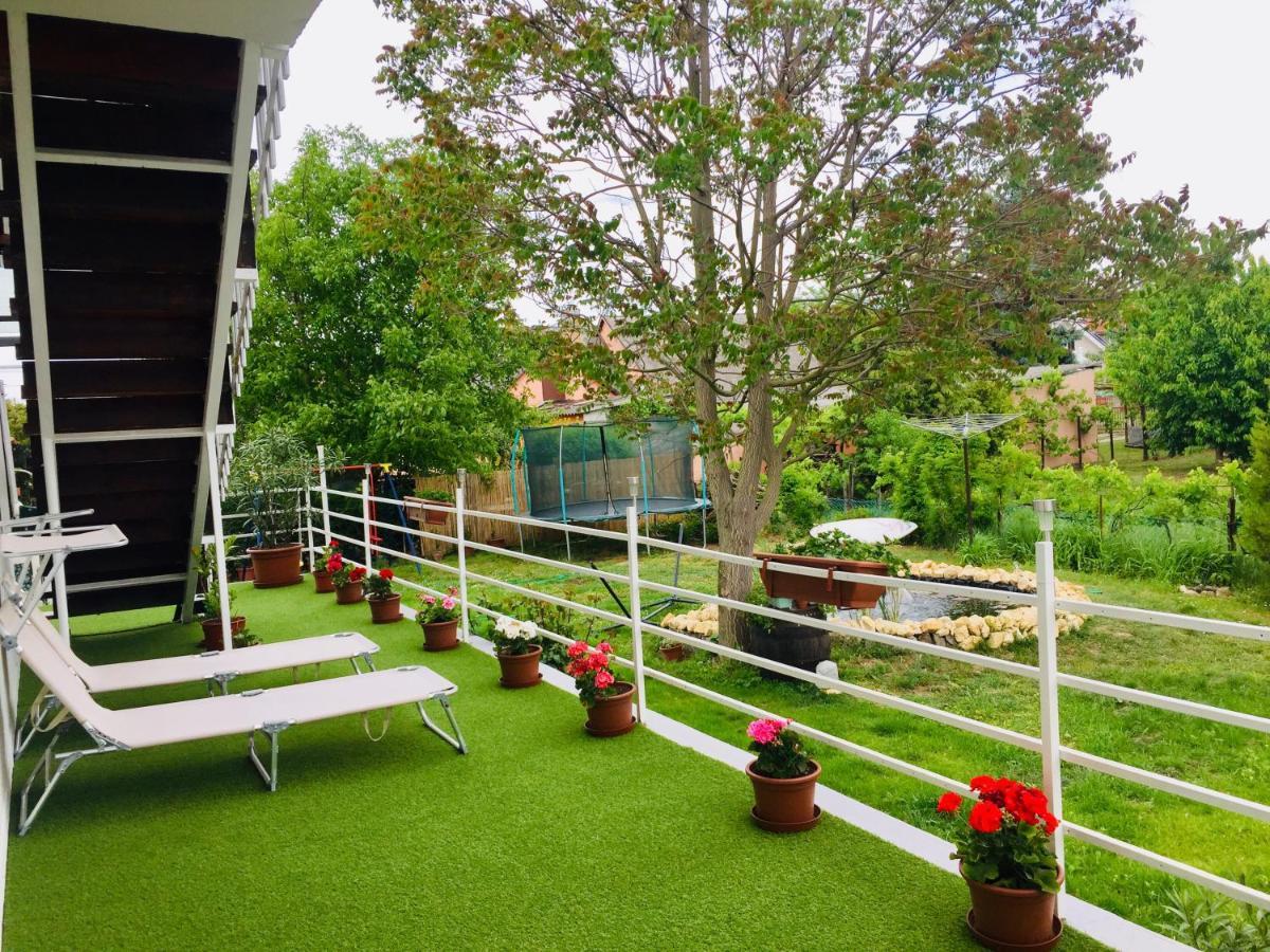 Lelle -Kert Apartman 03 Balatonlelle Dış mekan fotoğraf
